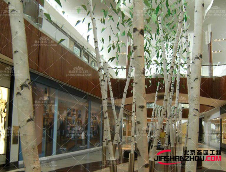 適當?shù)恼彰骺梢栽鰪姺抡鏄涞囊曈X效果使其看起來加真實
