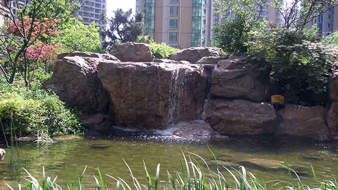 塑石假山