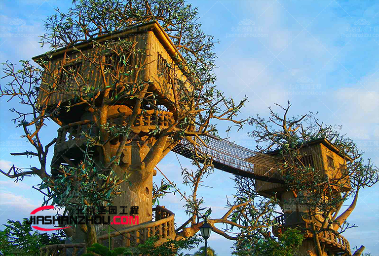 仿真假樹酒店.jpg