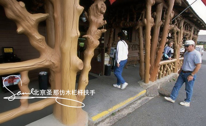 jimeng-2025-06-25-4459-正在施工制作的旅游區樓梯室外安全圍欄設計制作過程，美工正在施工制作，先用鋼筋焊接....jpeg